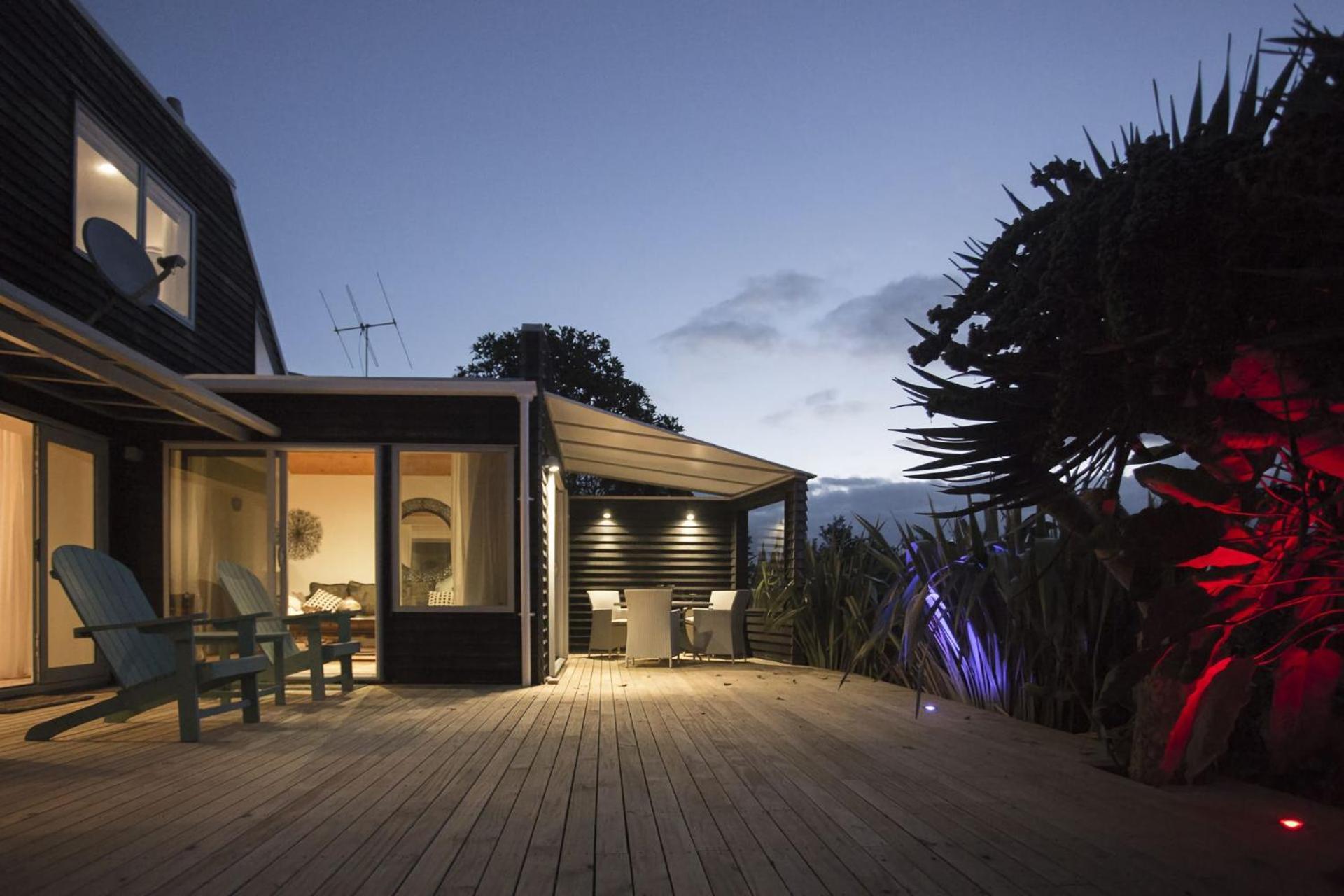 Chester Cottage Beachfront Oakura Dış mekan fotoğraf